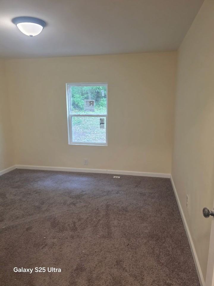 1202 Cates St - Photo 5 of 13