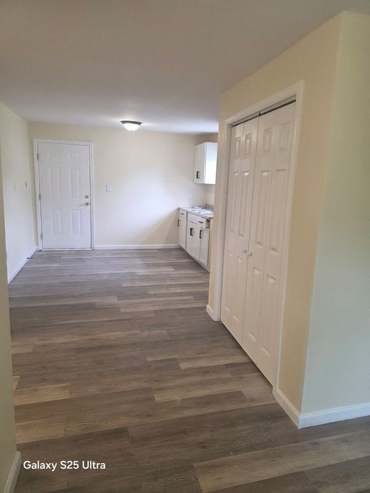 1202 Cates St - Photo 7 of 13