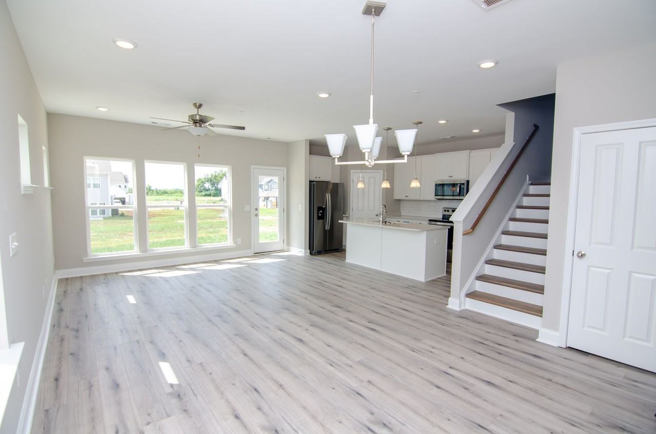 1027 June Wilde Rdg - Photo 3 of 21