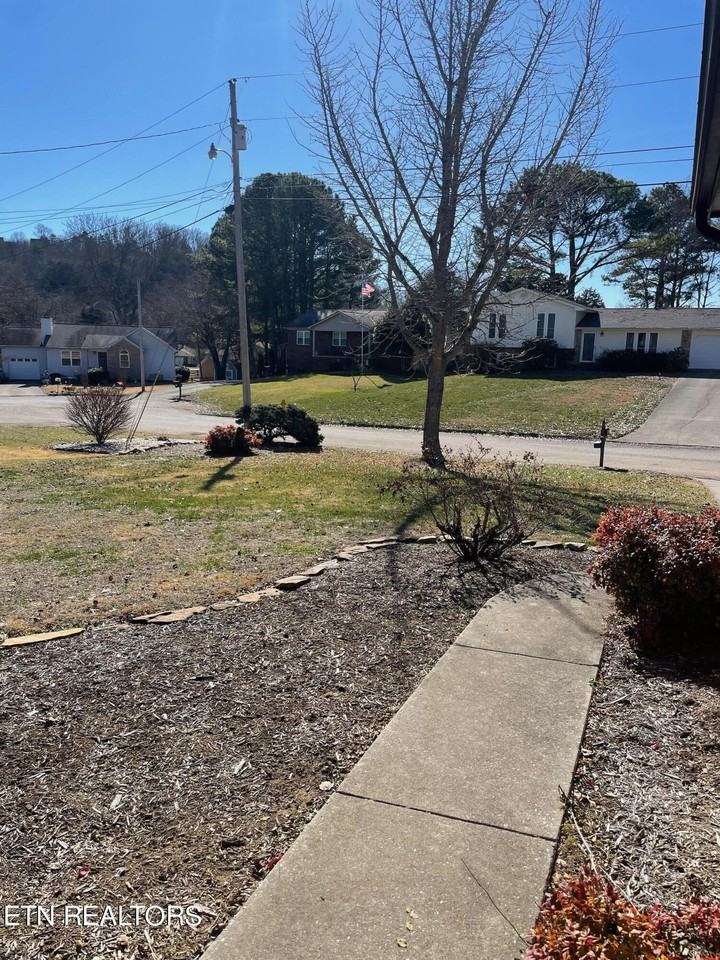 1708 Oxbow Ln - Photo 7 of 18