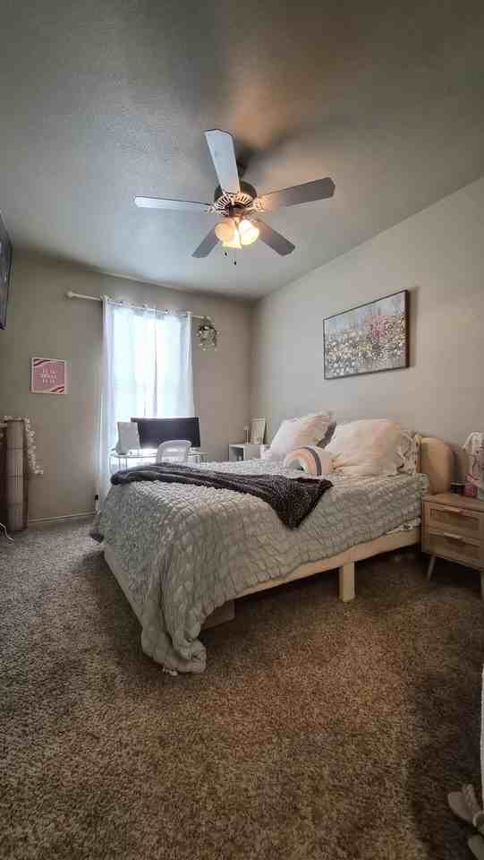 2101 10th St - Photo 3 of 12