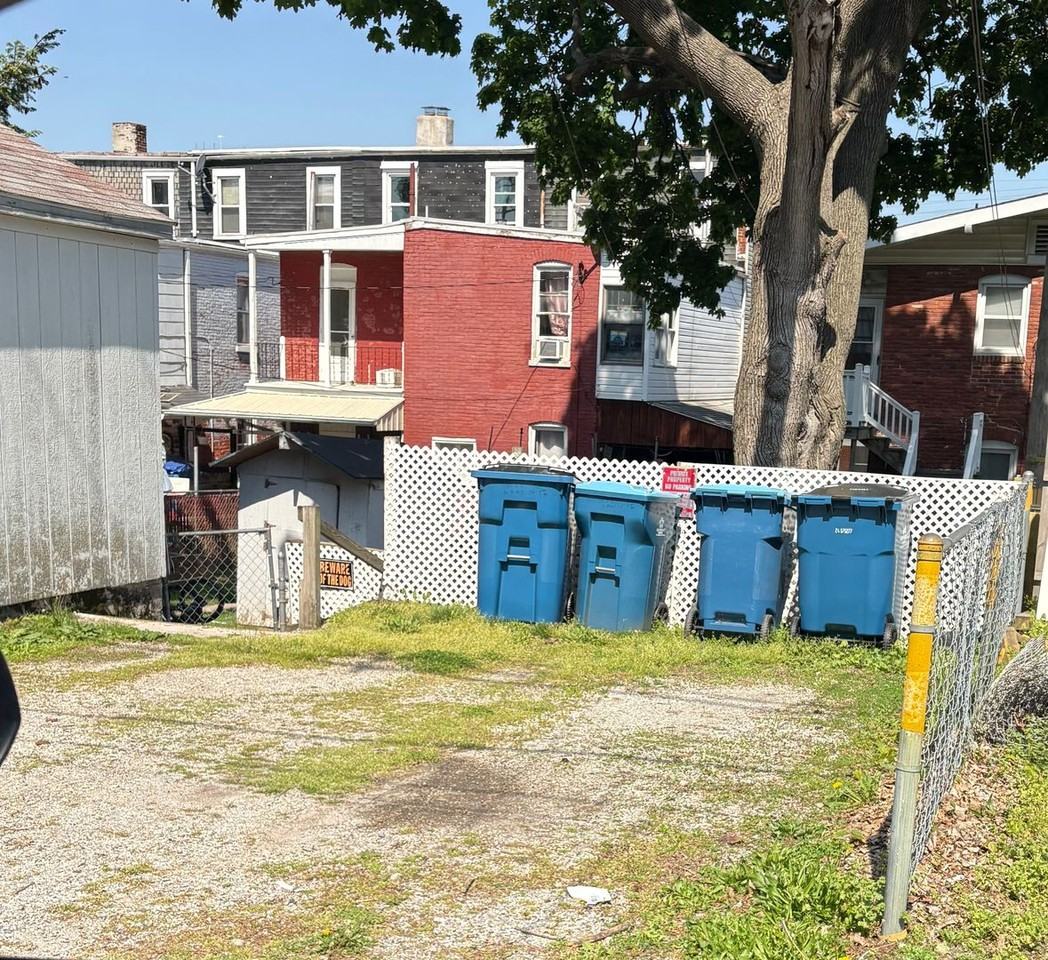 1448 W King St #1 - Photo 5 of 10