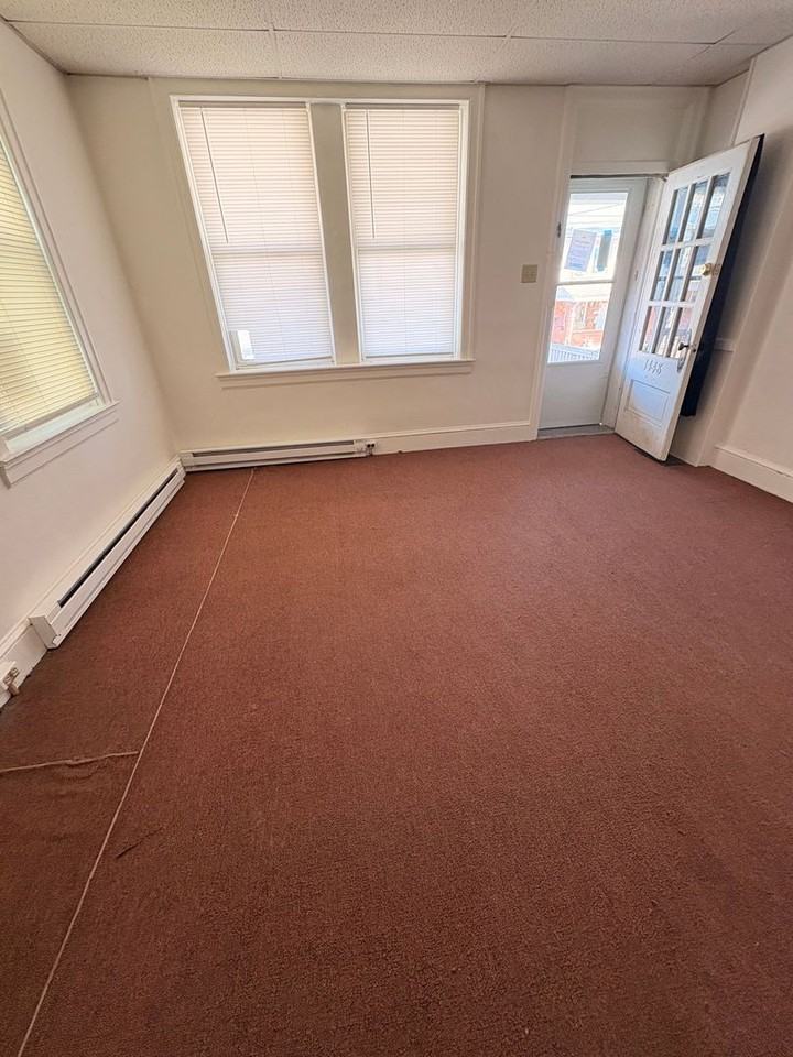 1448 W King St #1 - Photo 6 of 10