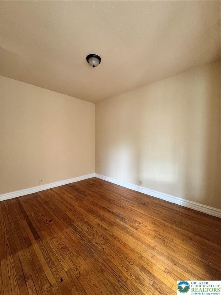 36 S 10th St #1R - Photo 6 of 9