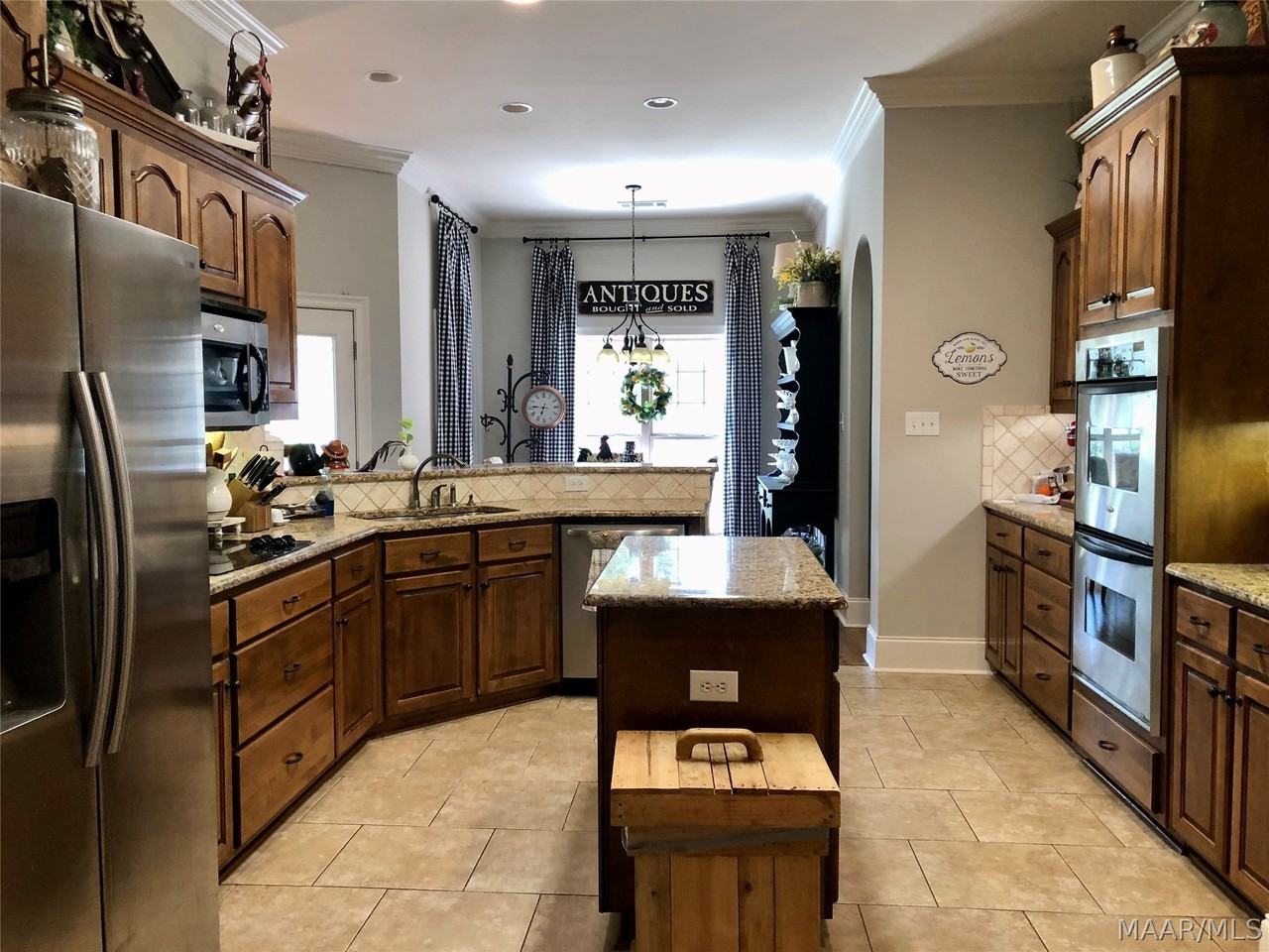 1694 Pebble Creek Dr - Photo 2 of 12