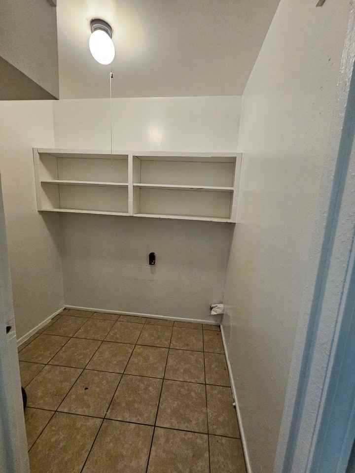 5443 Winona Dr - Photo 6 of 9