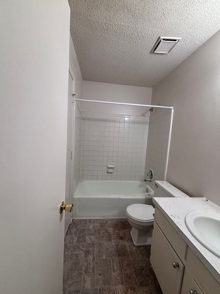 6117 Williams Rd - Photo 7 of 8