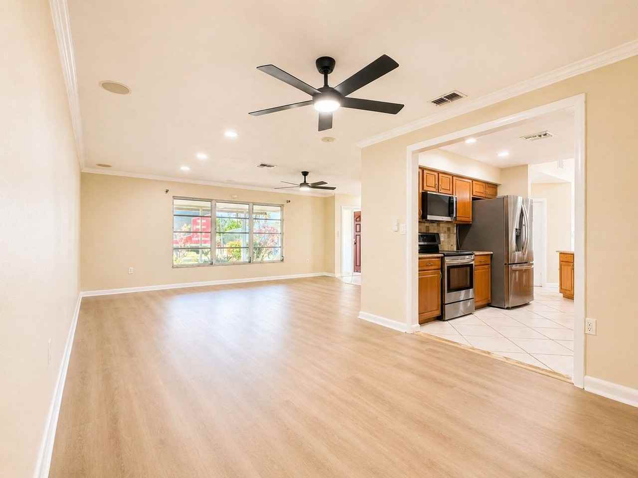 1426 Se 19th Ln - Photo 3 of 27