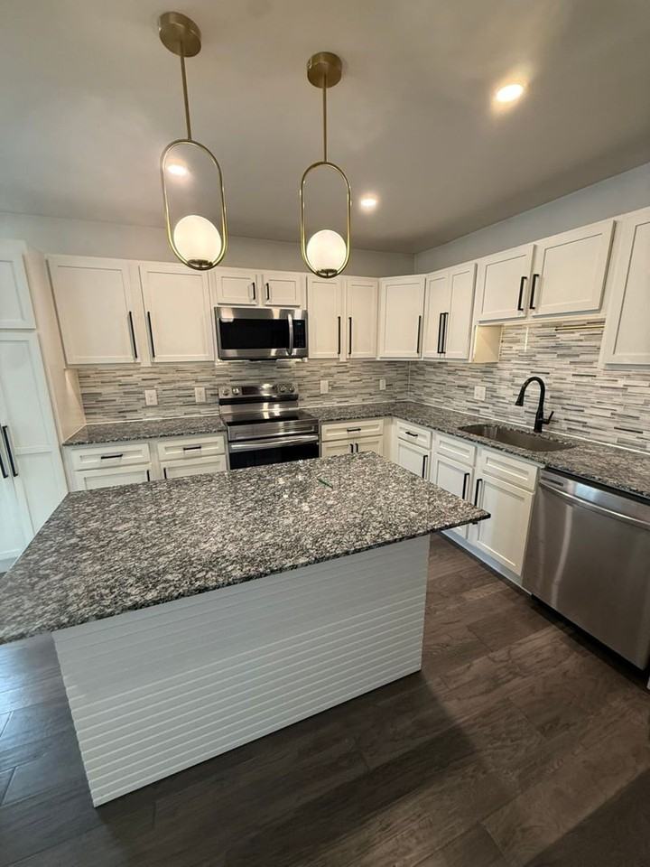 4200 Nw 15th St - Photo 5 of 17