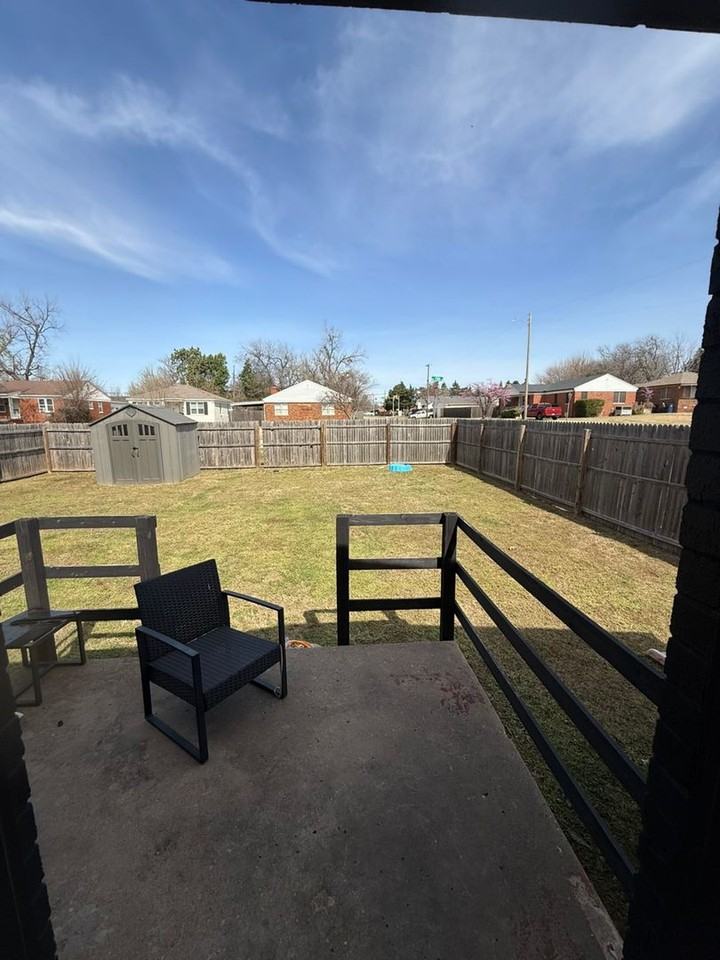 4200 Nw 15th St - Photo 7 of 17