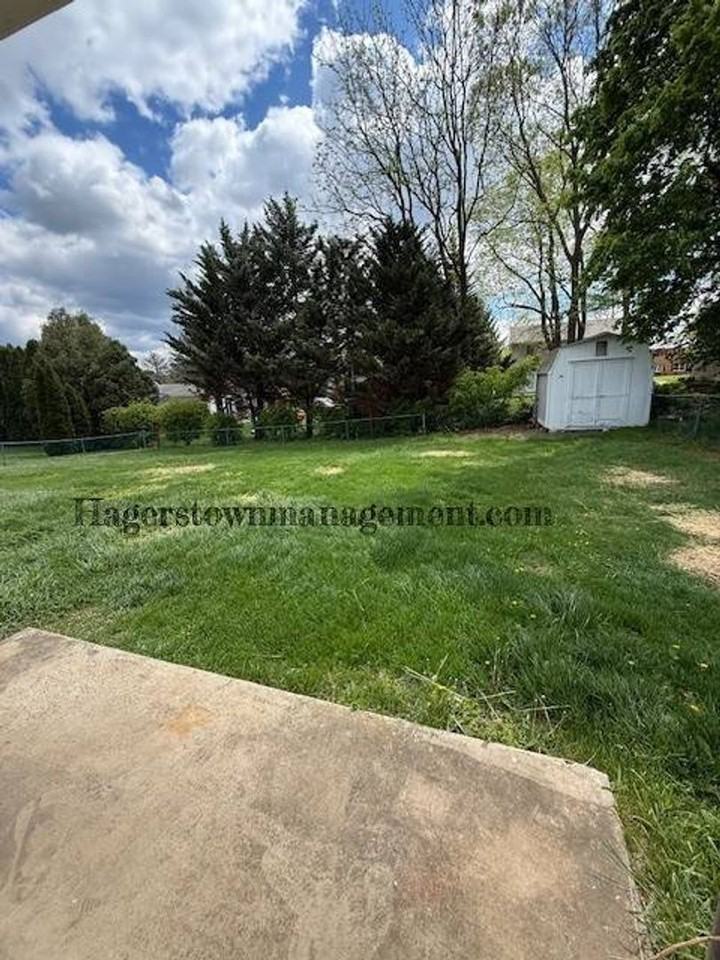 10894 Grindstone Hill Rd - Photo 3 of 15