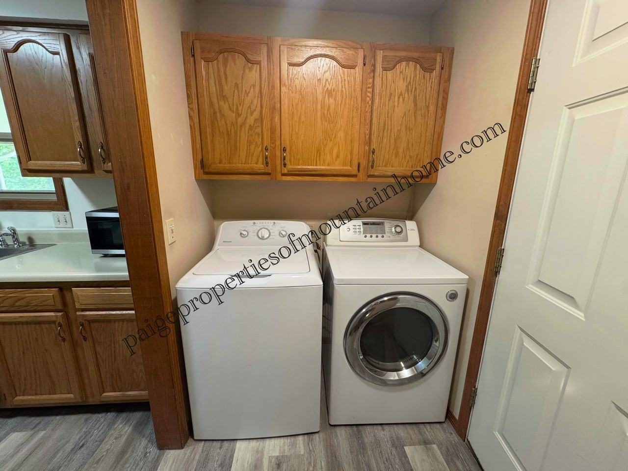 313 Bomber Blvd - Photo 5 of 23