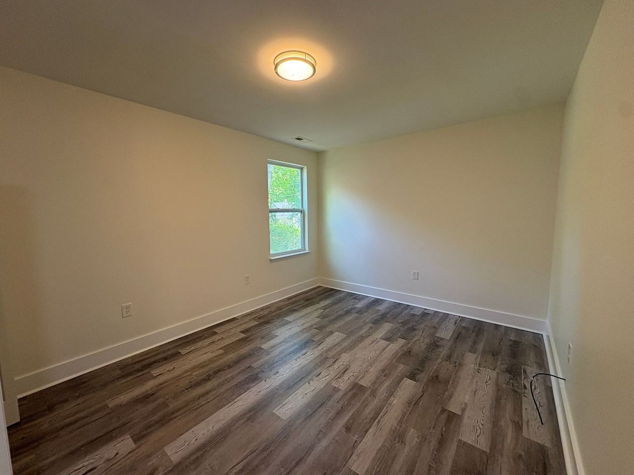 509 Rose Hl - Photo 6 of 9