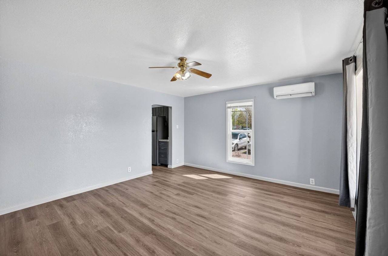 709 E Kiernan Ave - Photo 4 of 25