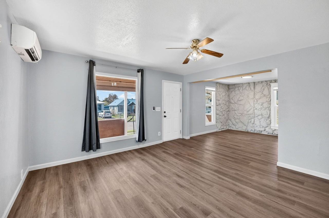 709 E Kiernan Ave - Photo 6 of 25