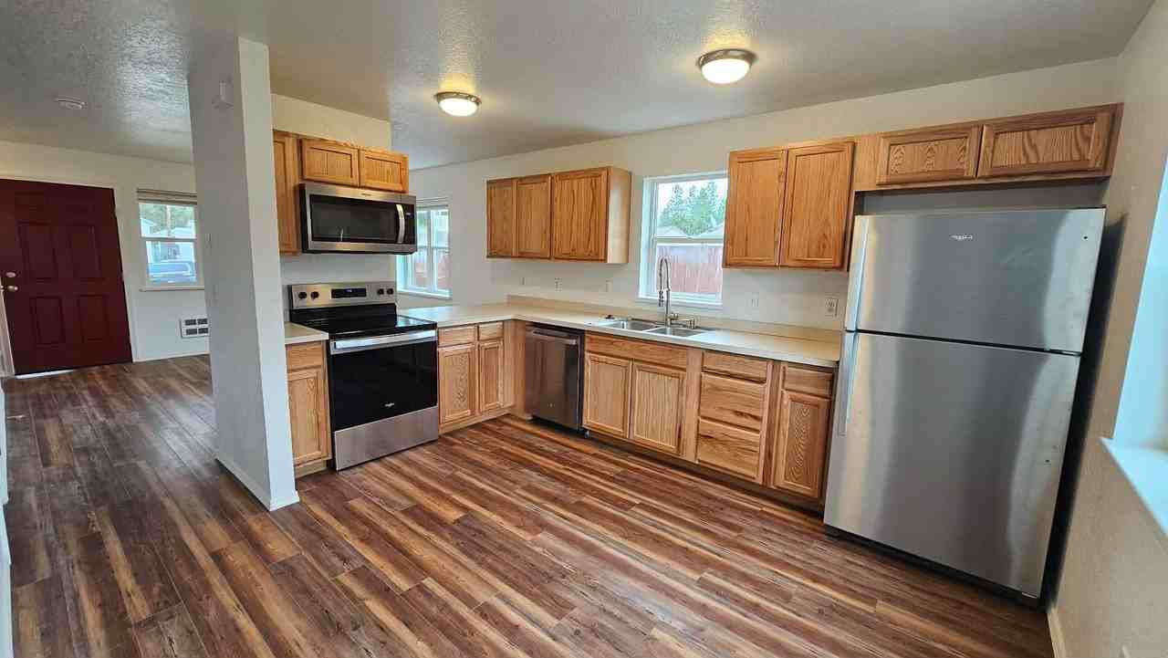 35871 Warbler Dr - Photo 2 of 23