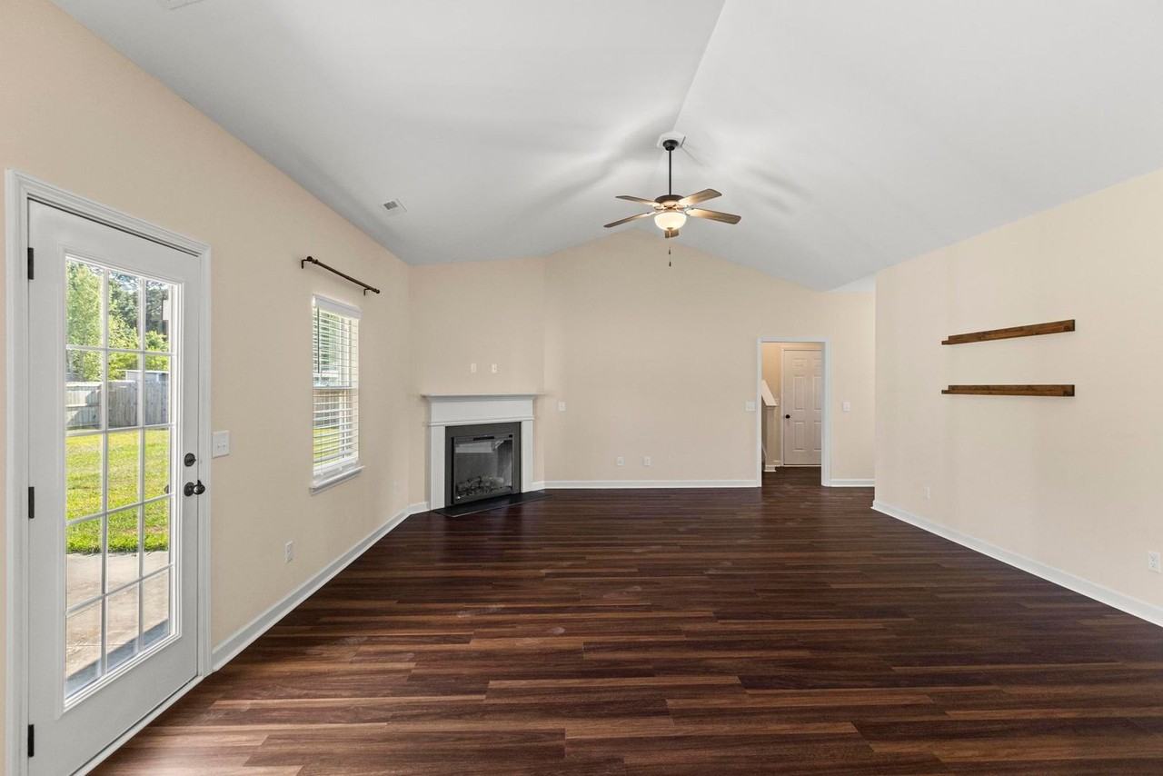 113 Anderson Ave - Photo 5 of 21