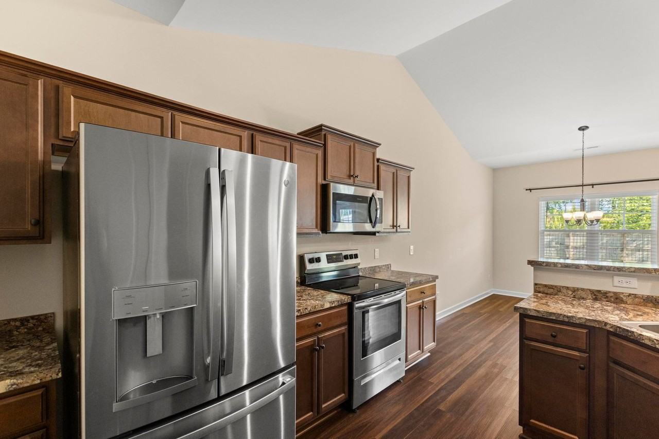 113 Anderson Ave - Photo 7 of 21