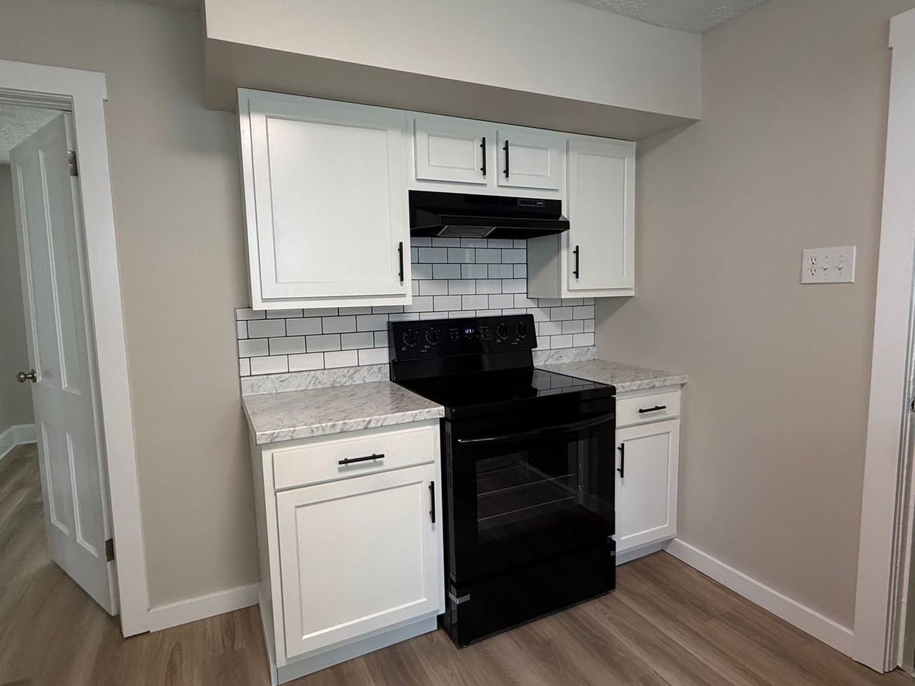 3106 S Vine St - Photo 6 of 10