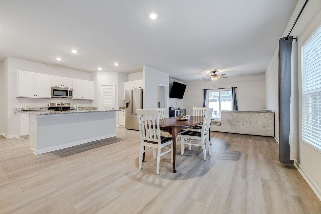 131 Franklins Walk - Photo 2 of 31