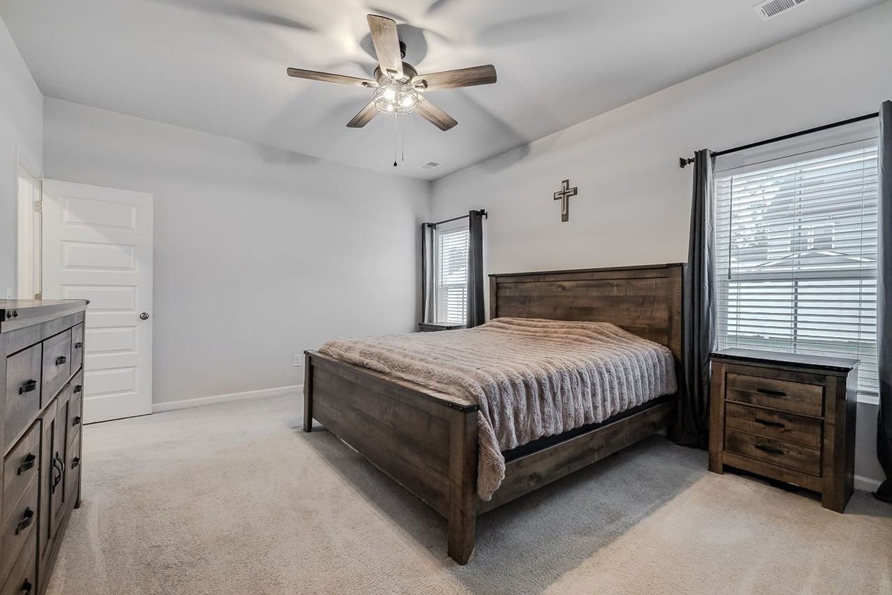 131 Franklins Walk - Photo 3 of 31