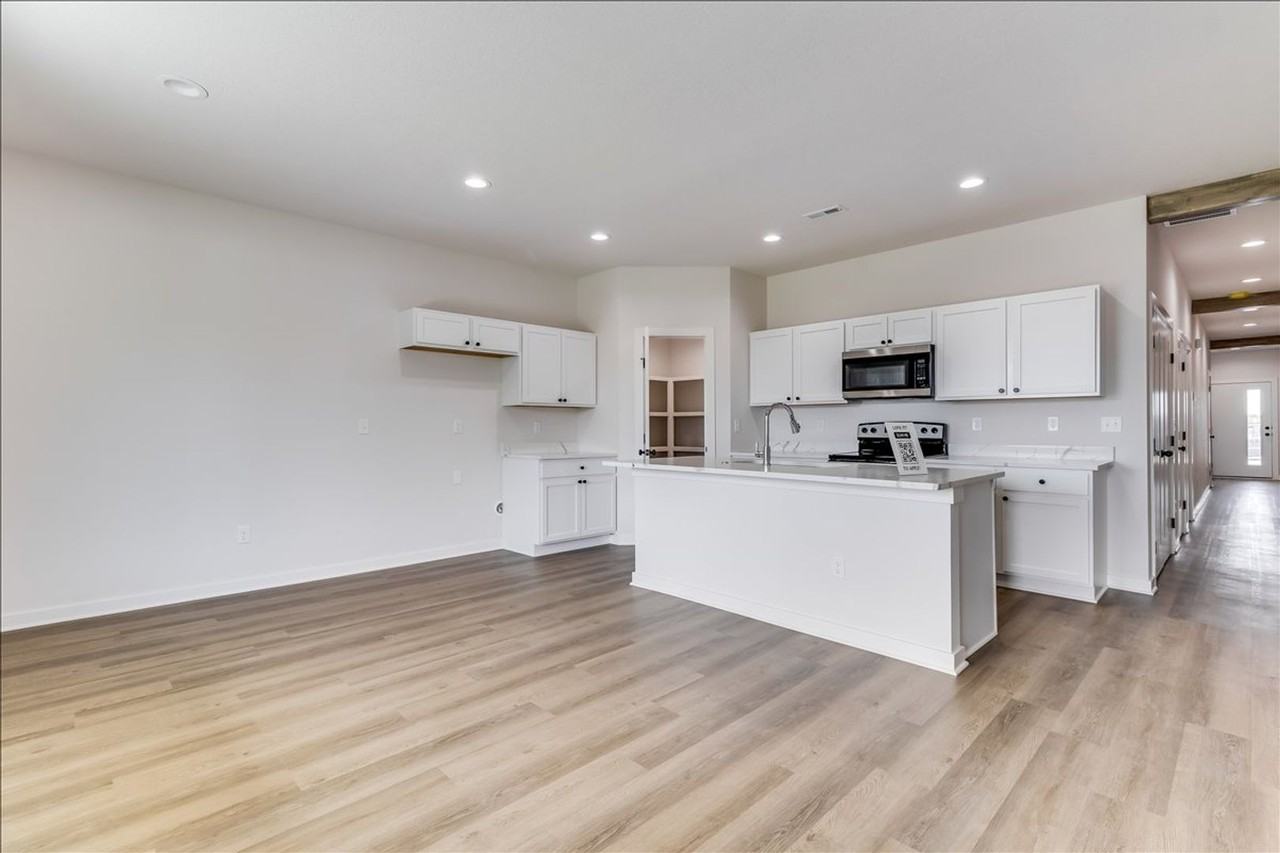 3432 3432 E Thunder St - Photo 4 of 21