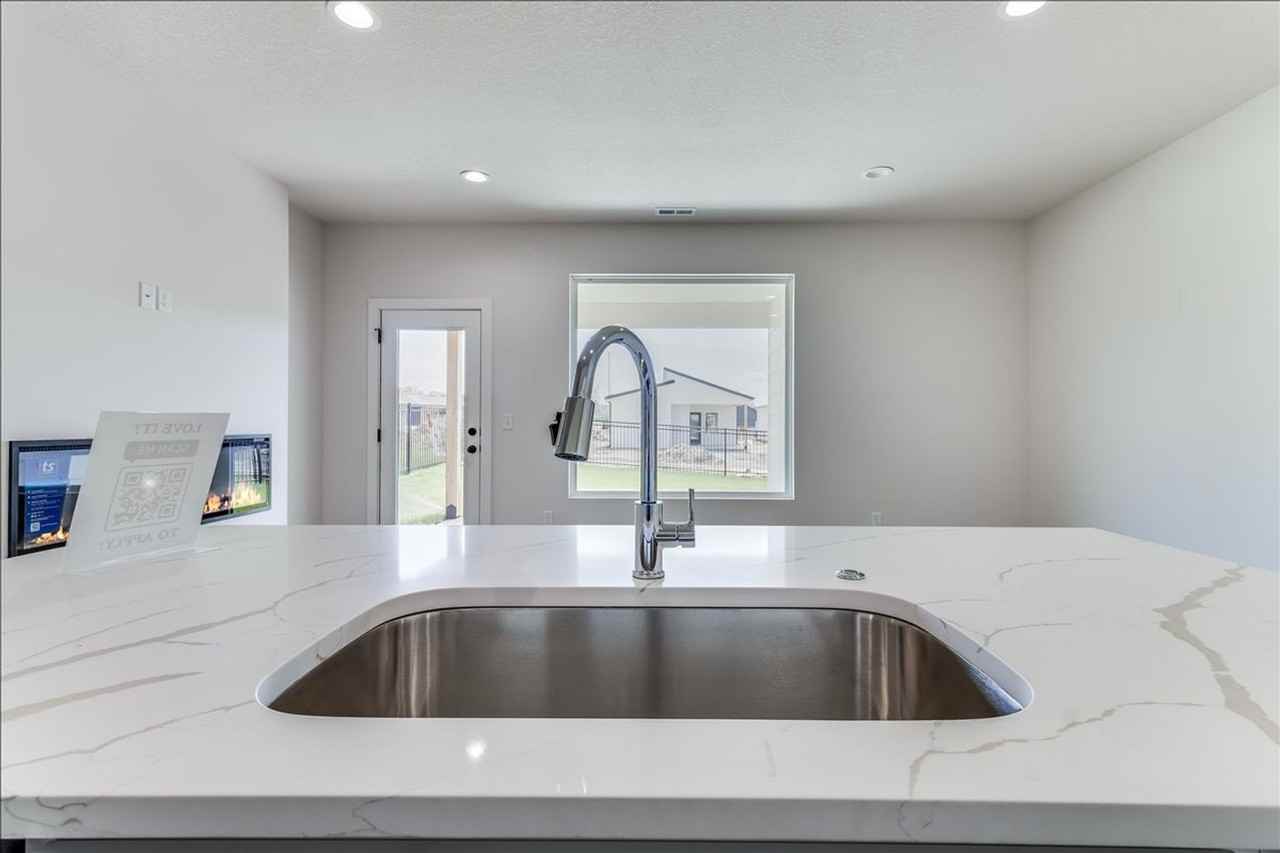 3432 3432 E Thunder St - Photo 7 of 21