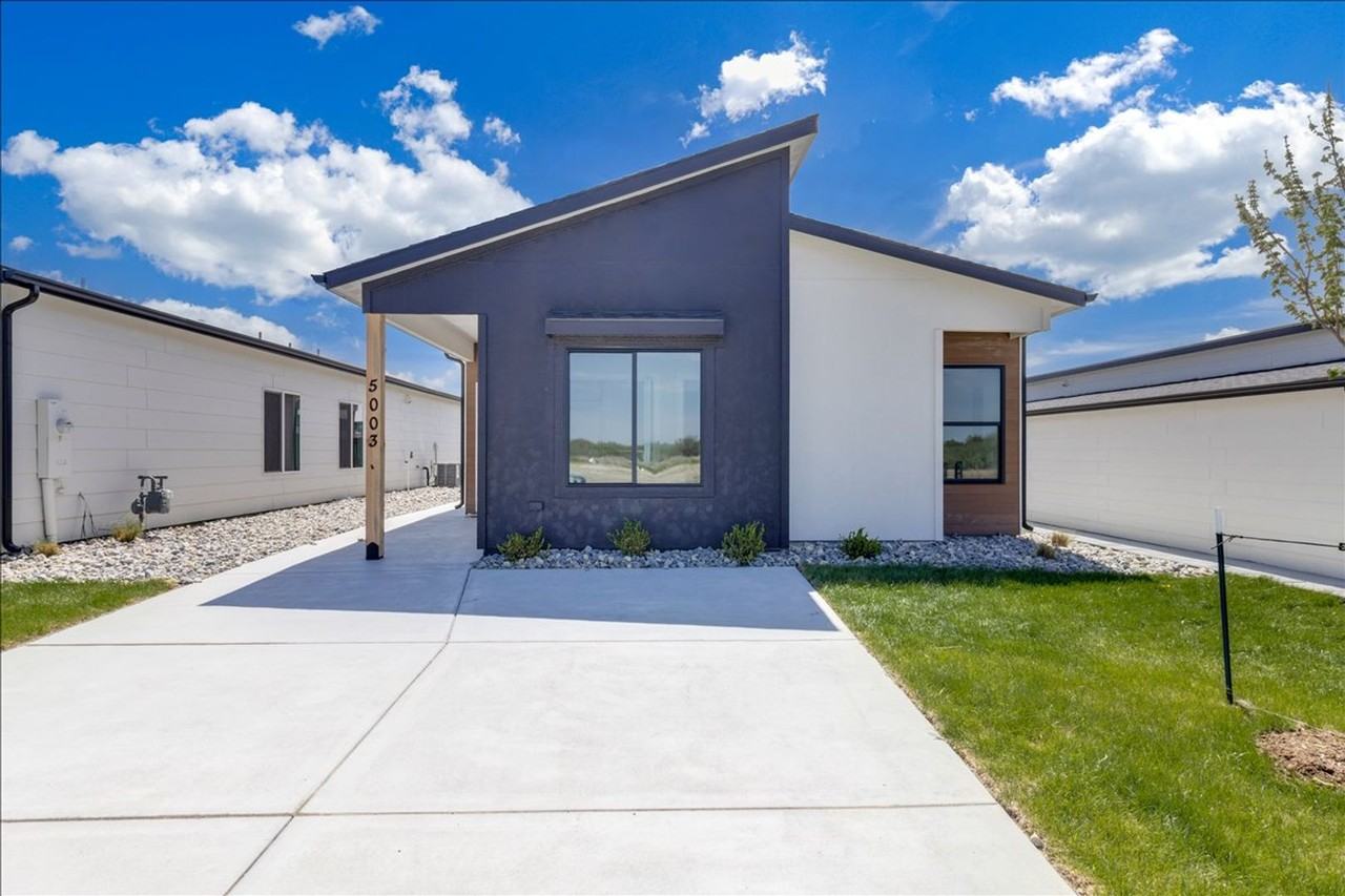 3440 3440 E Thunder St - Photo 2 of 29