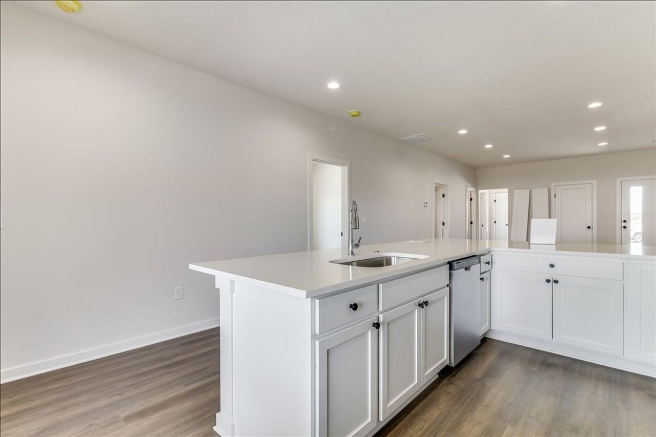 3440 3440 E Thunder St - Photo 7 of 29