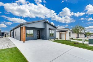 featured image of 3734 3734 E Thunder St
