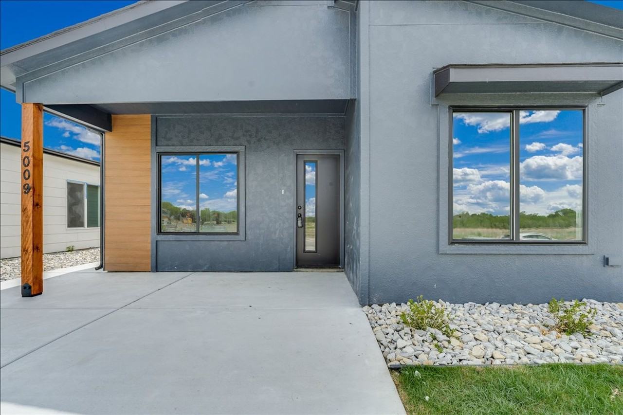 3734 3734 E Thunder St - Photo 3 of 15