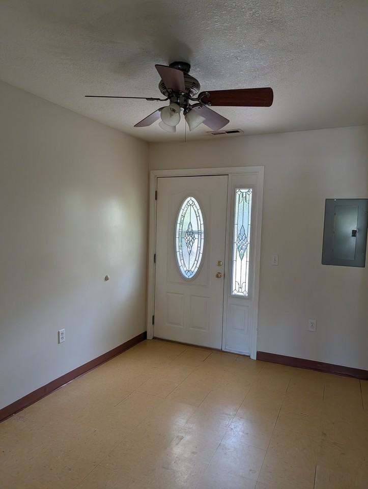 77 Plum Street - 61D Laser  Dr #61D - Photo 2 of 9