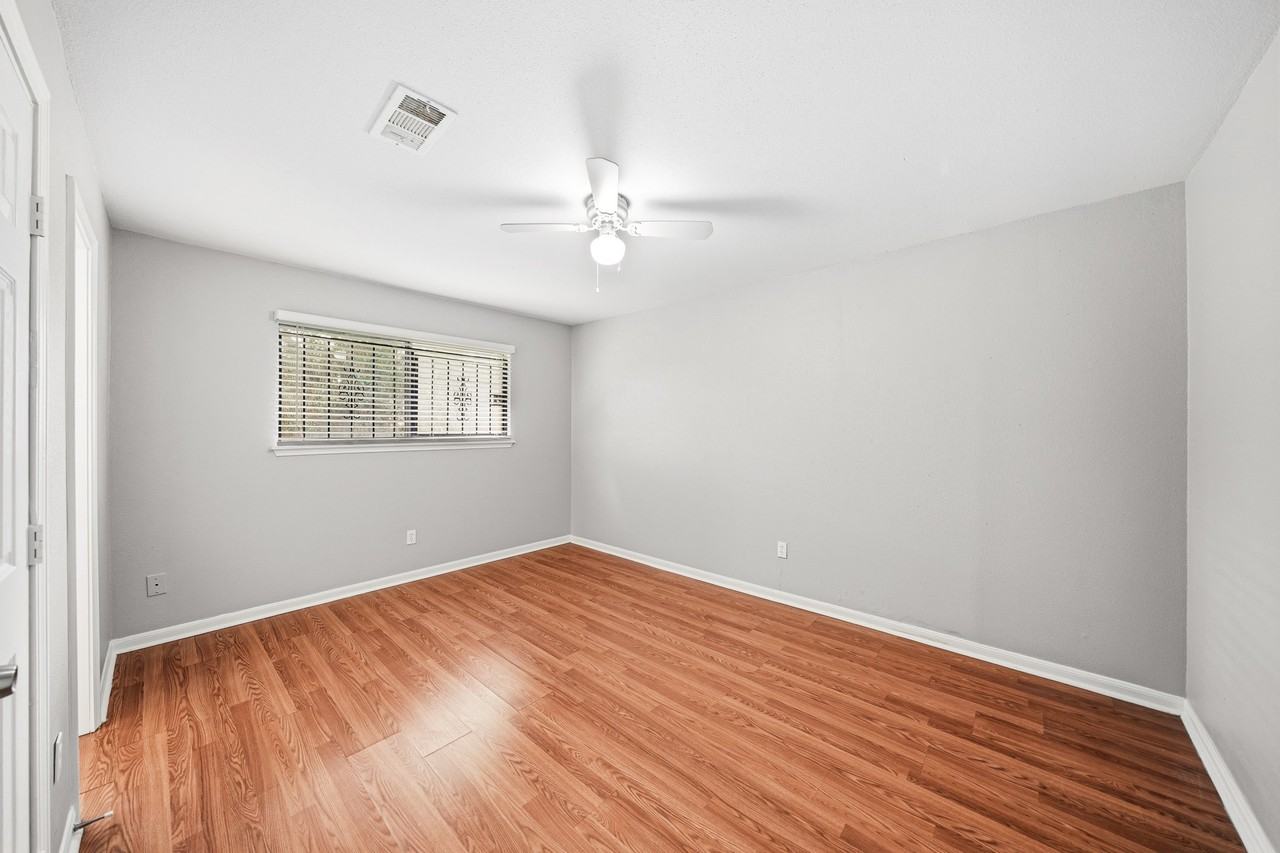 12903 Claygate Dr #1 - Photo 4 of 19