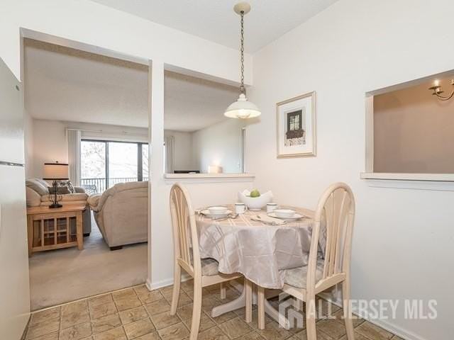 395 Lancaster Ct - Photo 6 of 13