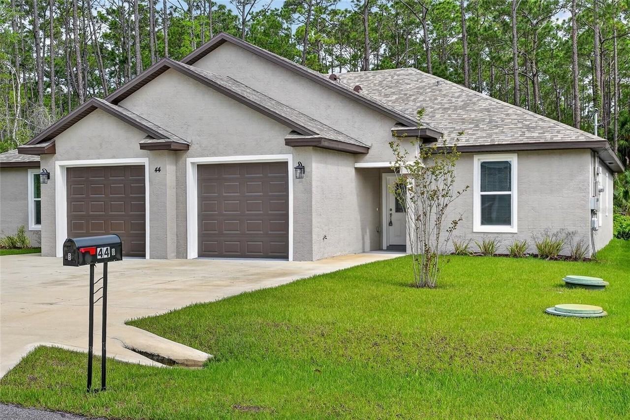44 Regency Dr #A - Photo 2 of 15