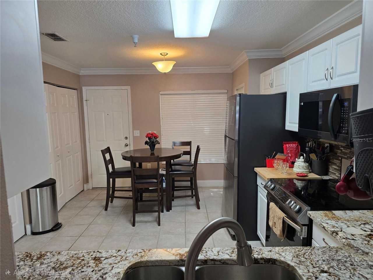 2636 Sw 35th Pl #9 - Photo 7 of 16