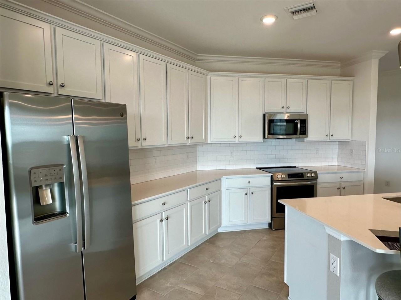 10027 Crooked Creek Dr #201 - Photo 4 of 30