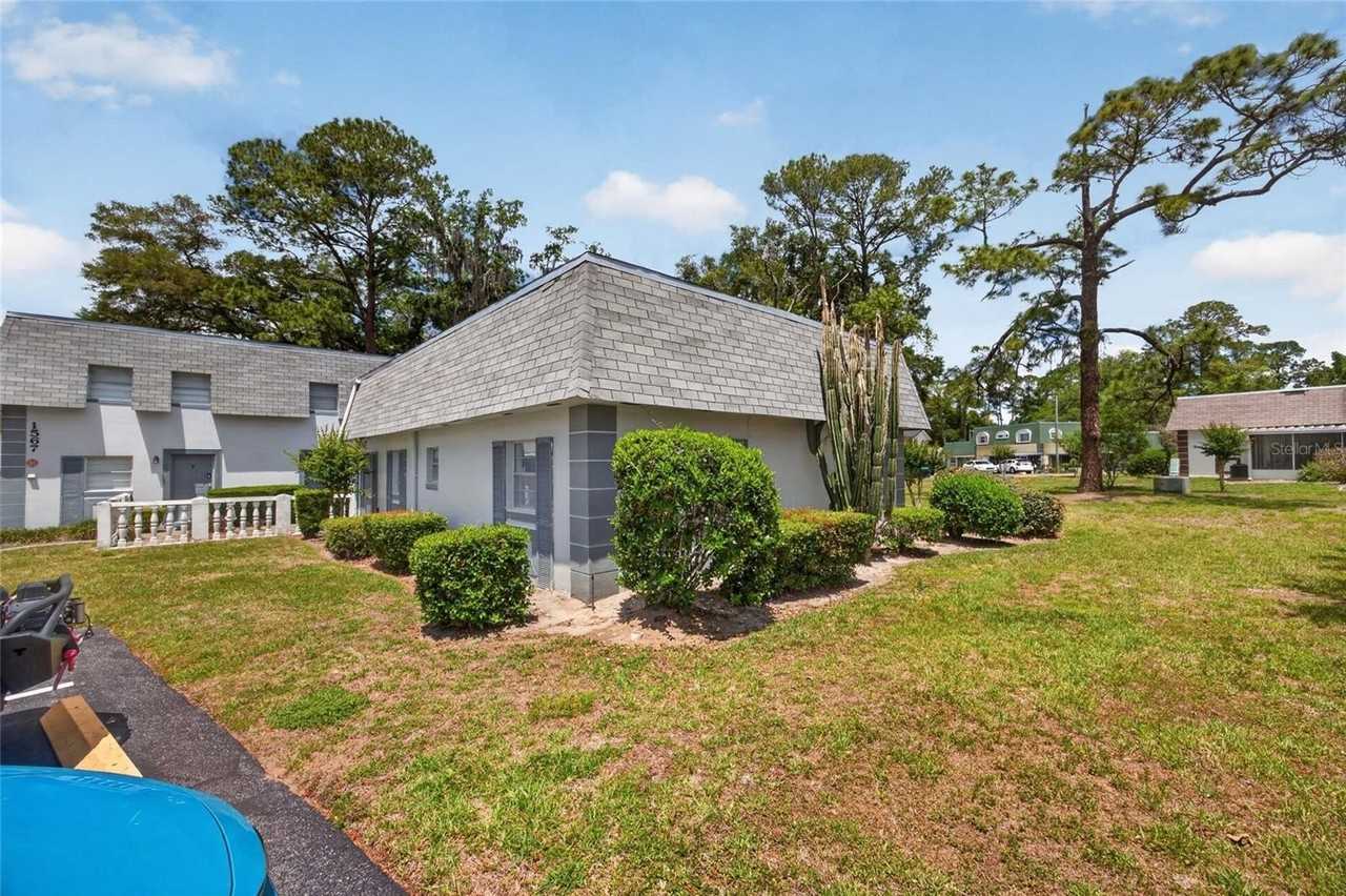 1567 Se 27th St #D - Photo 3 of 25