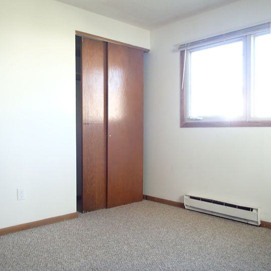 1427 6th Ave Se #4 - Photo 5 of 10