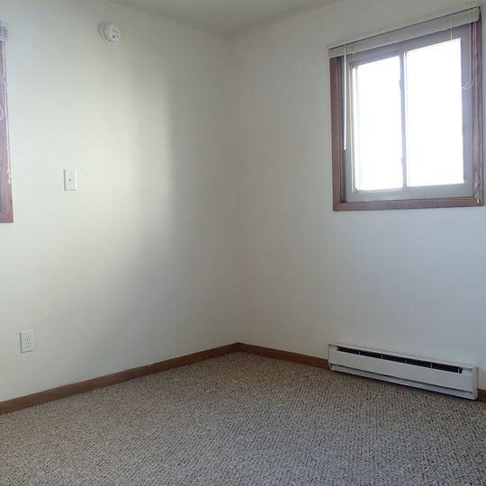 1427 6th Ave Se #4 - Photo 6 of 10