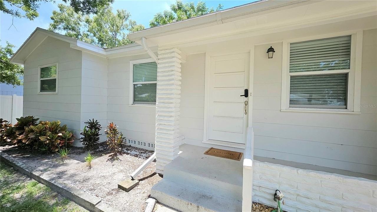 618 S Crest Ave - Photo 3 of 19