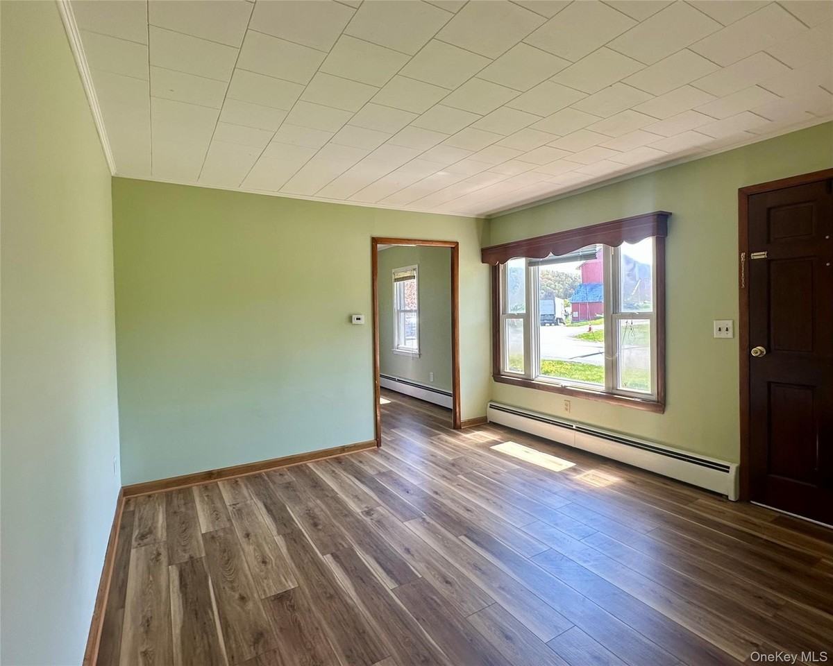 111 Round Hill Rd - Photo 3 of 22