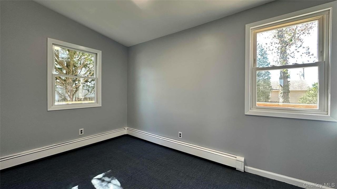 8 Bayard Ave - Photo 7 of 12