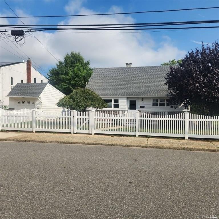 30 Montgomery Ave - Photo 2 of 18