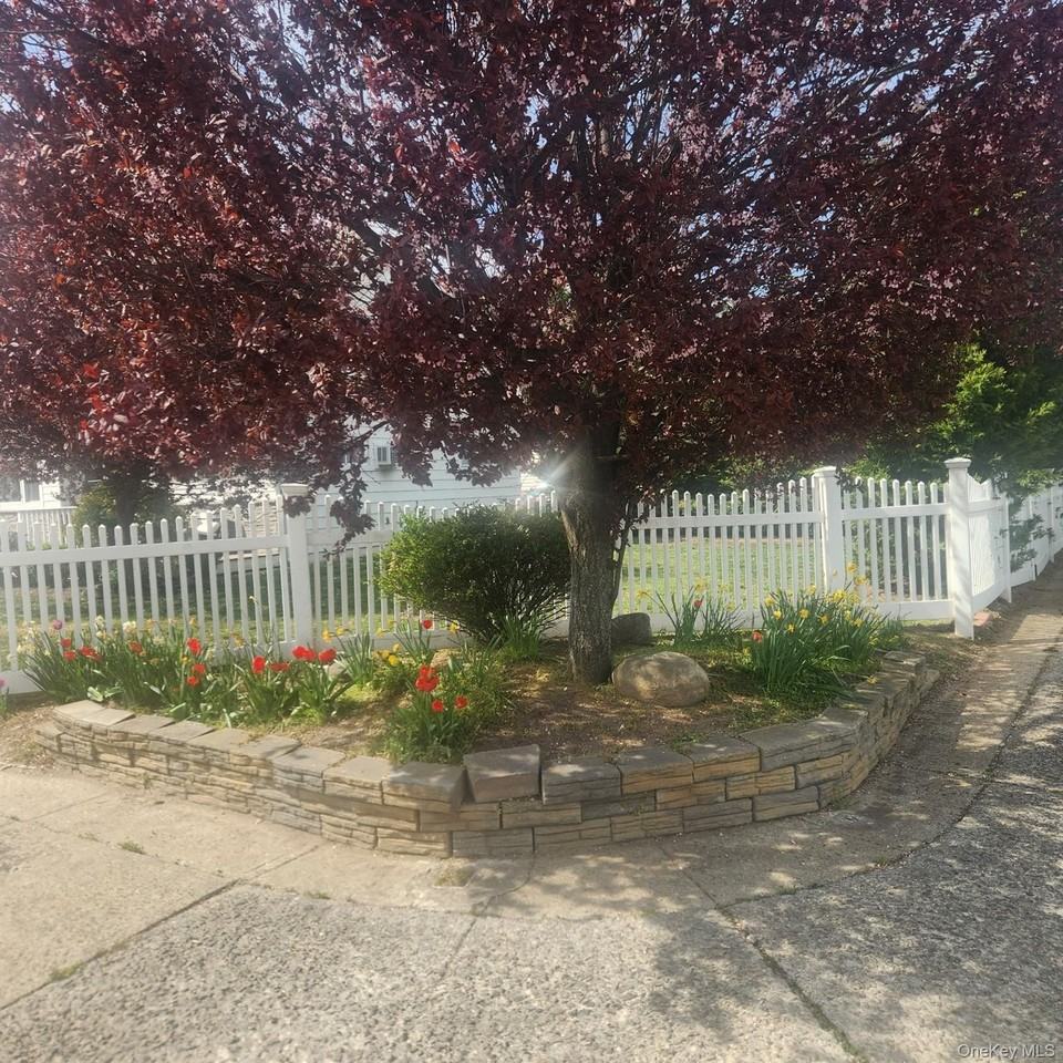 30 Montgomery Ave - Photo 3 of 18