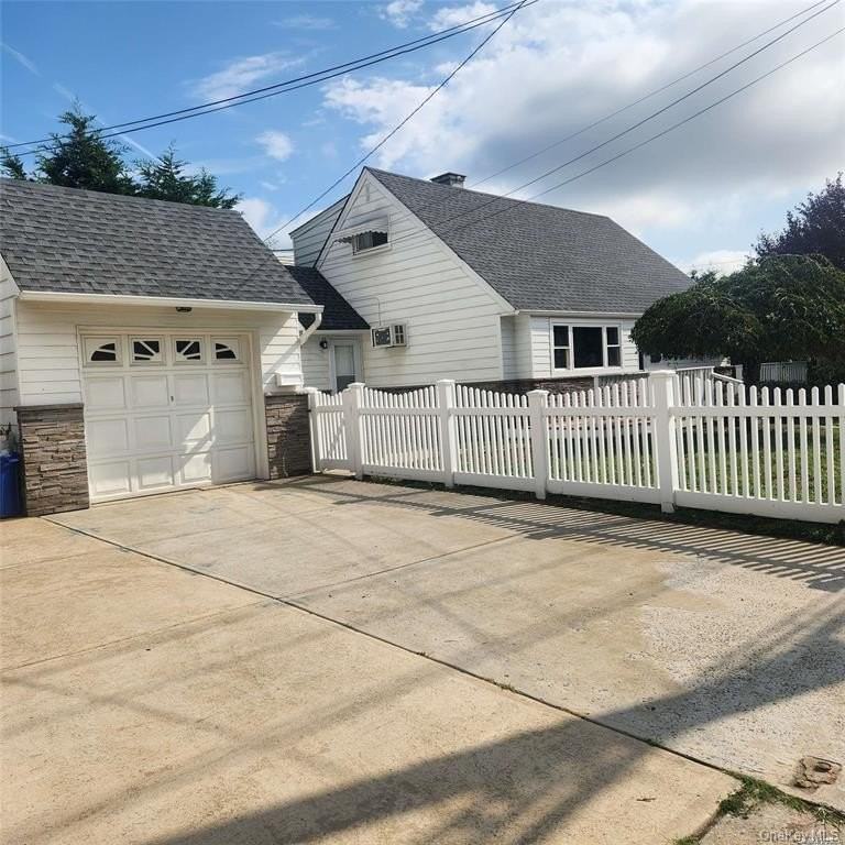 30 Montgomery Ave - Photo 4 of 18