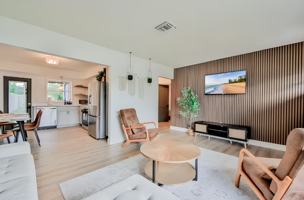 featured image of Towhee Ln