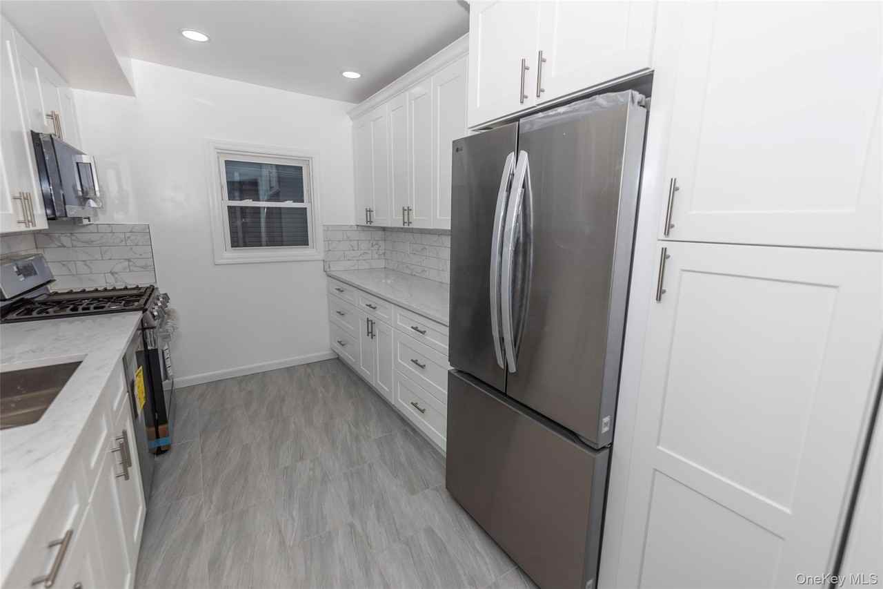 27 Park Pl #2 - Photo 2 of 11