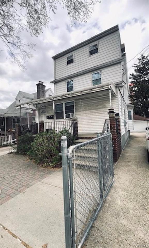 5633 138th St #2 - Photo 7 of 7