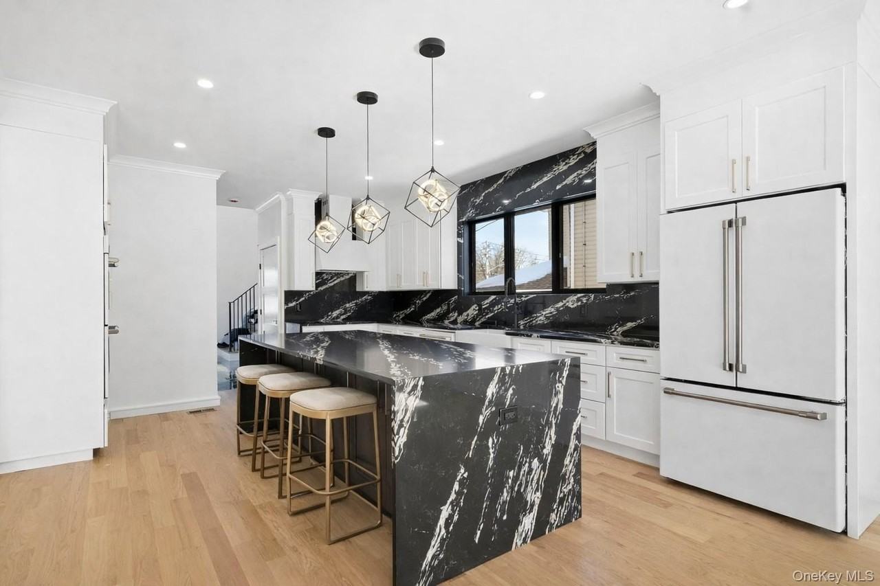 31 Gedney Way - Photo 3 of 44